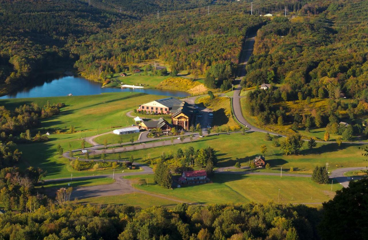 Hope Lake Lodge & Indoor Waterpark Cortland Dış mekan fotoğraf
